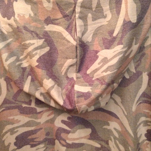 Women's Plus size Gray/Camo Lace Up Hooded Pullover Shirt size XXL mc - Picture 4 of 5